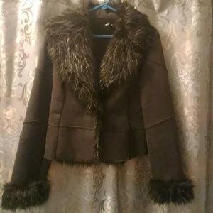 Vintage brown jacket with faux fur collar